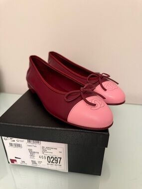 CHANEL Two-Tone Burgundy and Pink Cap-Toe Ballet Flats